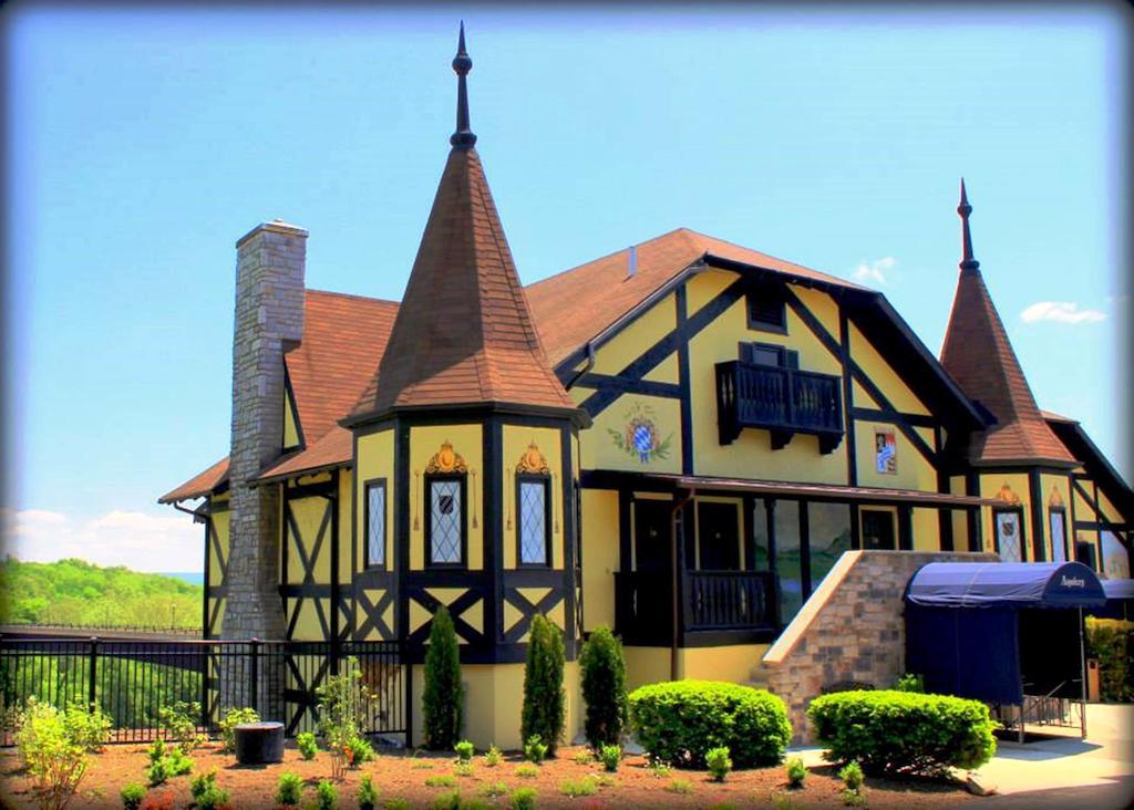 Bavarian Inn Шепердстаун Экстерьер фото